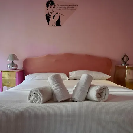 Apartamento Eschilo In Rosa: Charme E Design Milão