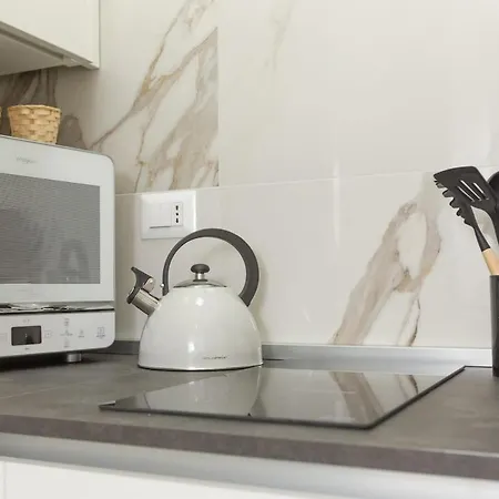 Flower - New Bright In Brera Mailand