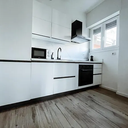 & Sky Escape - 5 Mins Center, Apartamento Milán