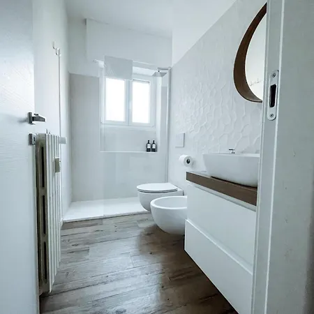 & Sky Escape - 5 Mins Center, Apartamento Milán