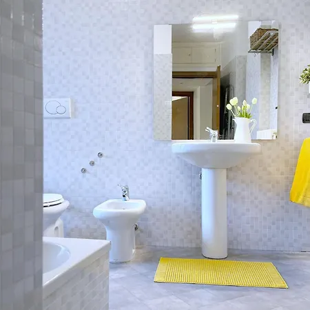 Dimora Maddelena - 20 Mins From Duomo * Milano