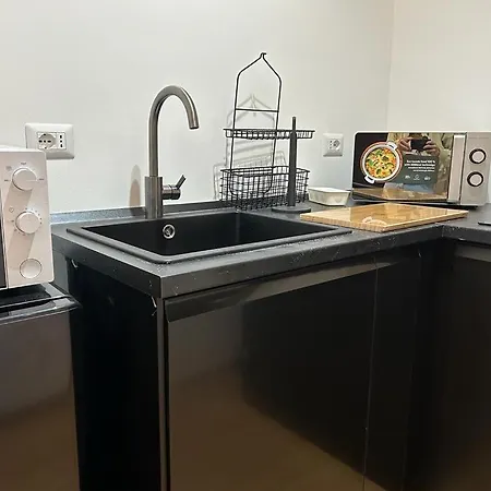 Apartment Eleganza Milanese Near Duomo & Metro *