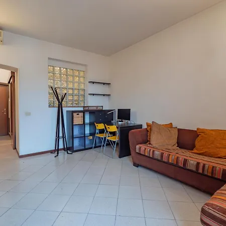 Ampio Biolocale Vicino Stazione Apartment
