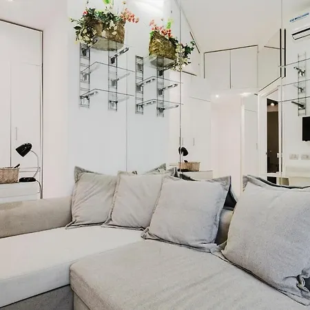 Elegant And Comfortable Mini *