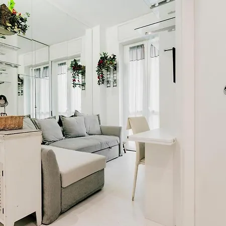Elegant And Comfortable Mini Mediolan