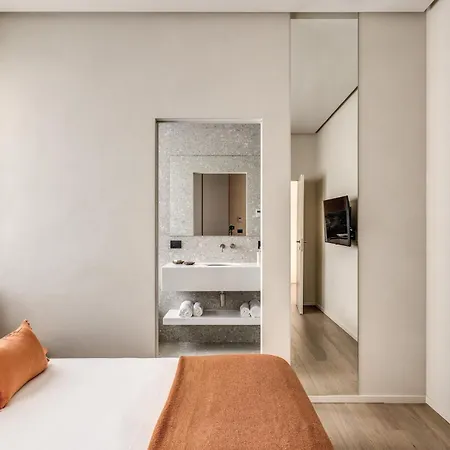 Seety Duomo * ميلان