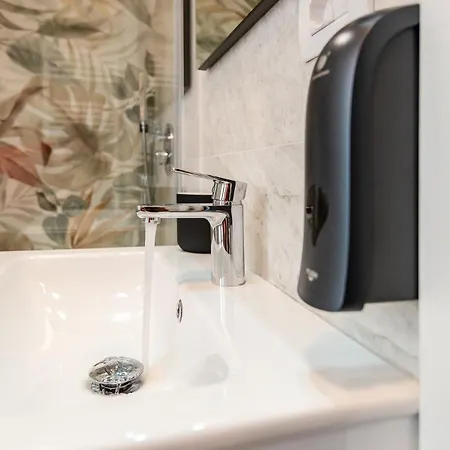 Appartamento Stayeasy Sauli - 2 Bedrooms, 2 Bathrooms - Station Milano