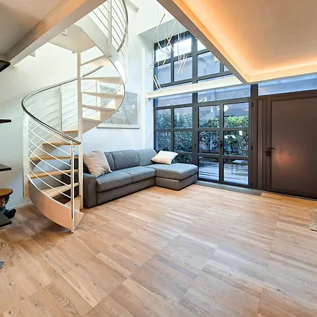 Modern Loft, Design & Comfort Appartamento