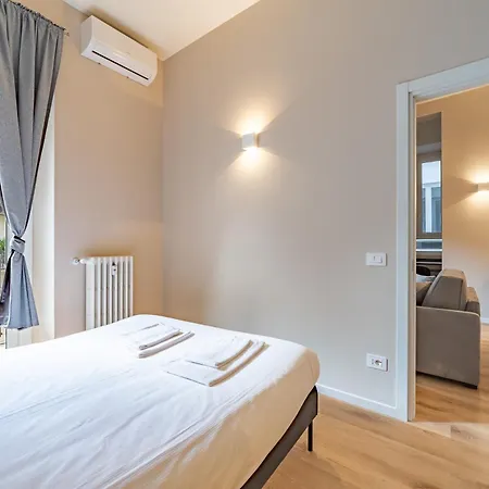 5' From Station, Elegance And Class Apartment Milan