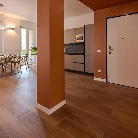 Costanza Luxury Milan