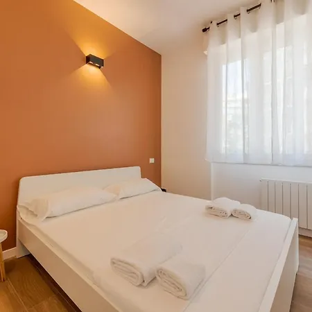 Costanza Luxury * Milan