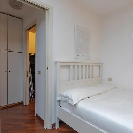 Xenia - Lovely In Corso Genova 10 Min From Duomo *