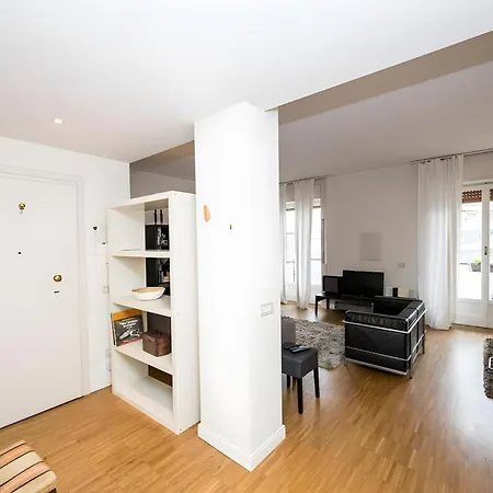 Apartment Bright And Peaceful Location Milan