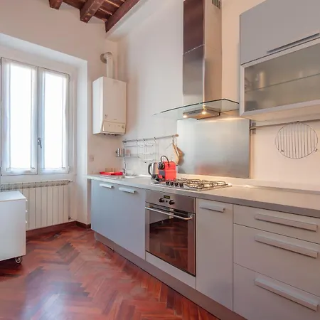 Xenia - Historic Two-room In Navigli Area Lejlighed *