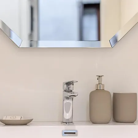 Art-filled In Centro Apartmán