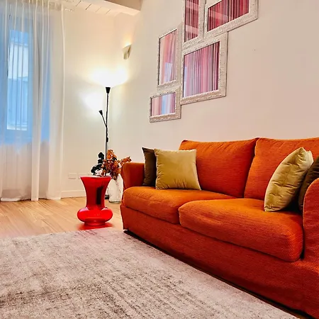 Riverside Loft Navigli - Spacious Two-bedroom شقة *
