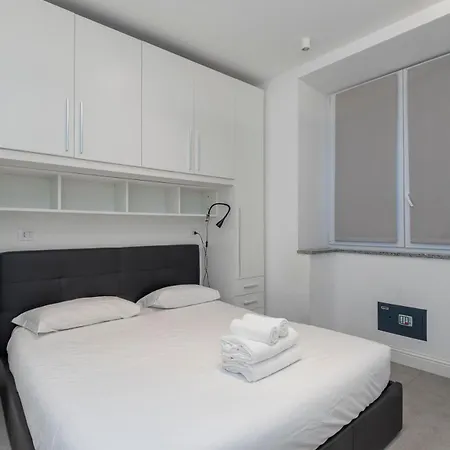 Xenia - Cozy Three-room In Moscova Area Mediolan