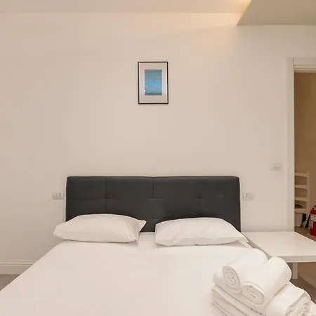 Xenia - Cozy Three-room In Moscova Area Apartament *