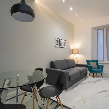 Apartment Xenia - Spacious Three-room In Moscova Area Milan