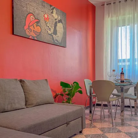 Spacious With Romantic Balcony And 2 Bathrooms * Milánó