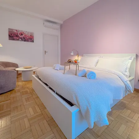 Spacious With Balcony And 2 Bathrooms By Host Hero Апартаменты