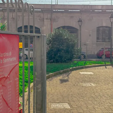 Spacious With Balcony And 2 Bathrooms By Host Hero *