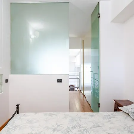 Cozy Loft In The Heart Of Isola District Apartman *