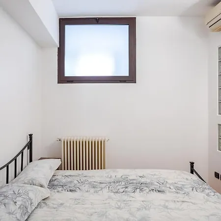 Apartman Cozy Loft In The Heart Of Isola District Milánó