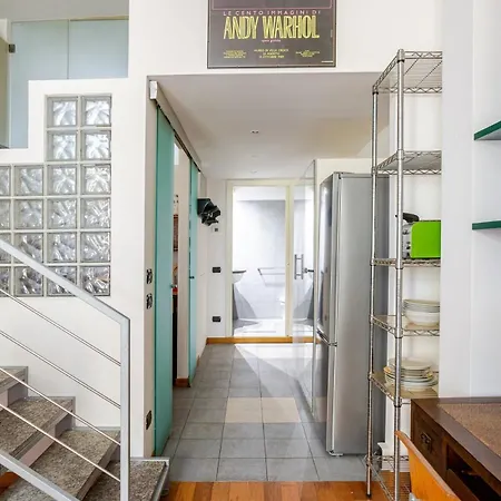 شقة Cozy Loft In The Heart Of Isola District