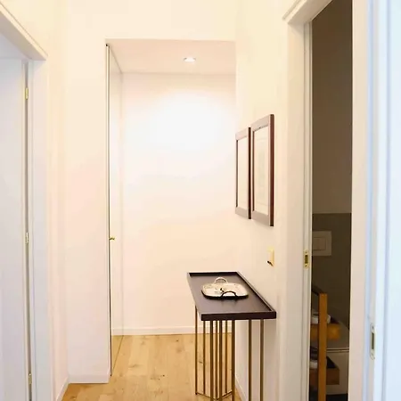 Elegant In The Heart Of Milano
