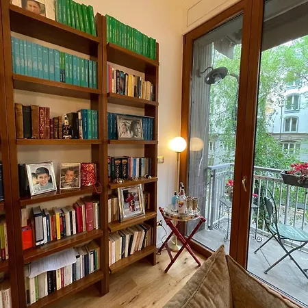 Elegant In The Heart Of * Milano