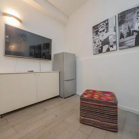 Xenia - Renovated Two-room Near Pta Venezia