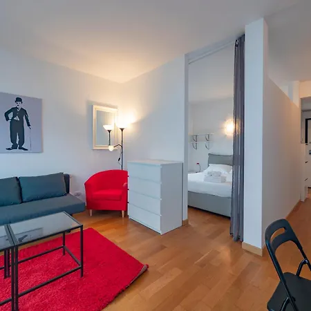 I Host - Don Minzoni 7 * Milan