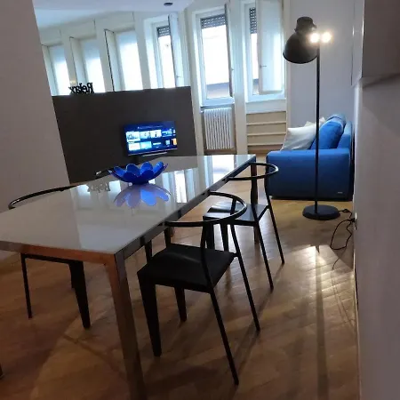 Appartement Modern Openspace In Piazza Repubblica Near To Via Montenapoleone *