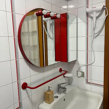 Comfortable Three-room 아파트