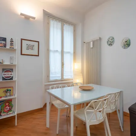 Xenia - Cozy Two-rooms In Corso Vercelli Apartament Mediolan