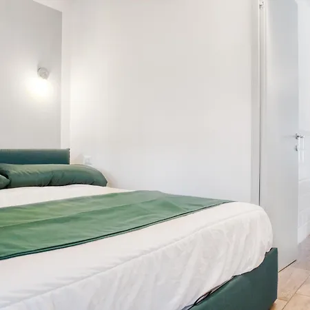 アパート Sant'ambrogio Historic - In Front Of Cattolica ミラノ