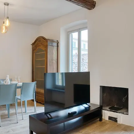 アパート Sant'ambrogio Historic - In Front Of Cattolica ミラノ