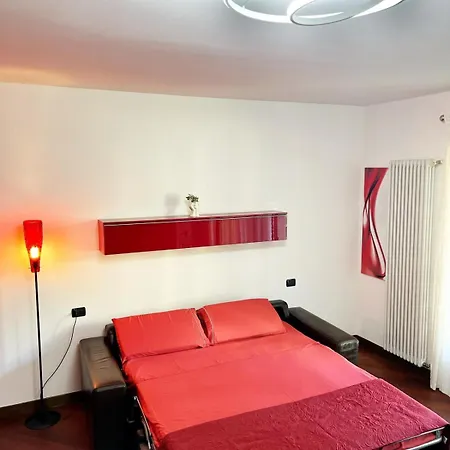 Laura S Garden - Romantic Place And Private Parking Milan