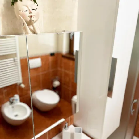 Apartment Laura S Garden - Romantic Place And Private Parking *