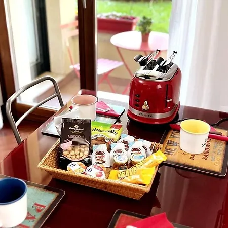 Apartamento Laura S Garden - Romantic Place And Private Parking Milão