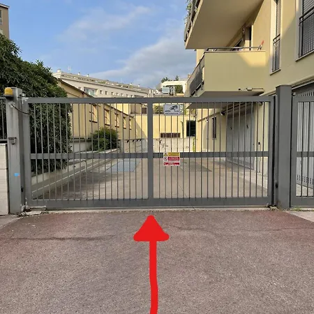 Apartman Laura S Garden - Romantic Place And Private Parking Milánó