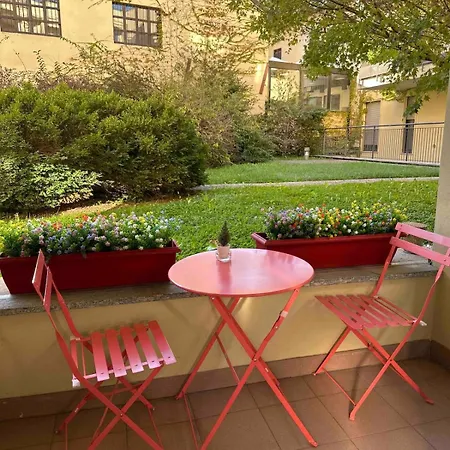 Apartment Laura S Garden - Romantic Place And Private Parking Milan