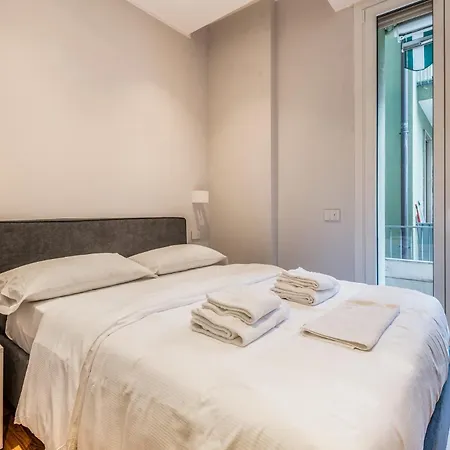 Apartament Via Carracci 6 2 Pax Wi-fi *