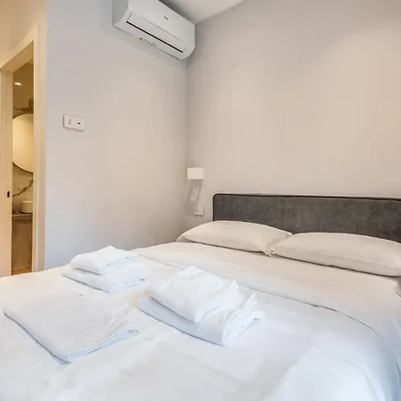 Apartament Via Carracci 6 2 Pax Wi-fi Mediolan