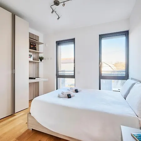 Prada ,10 Min Navigli Apartment Milan