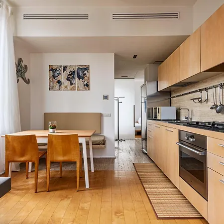 Apartment One Bedroom In Brera Milan