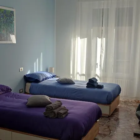 2 Minimal * Μιλάνο