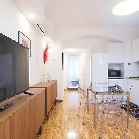 Arco Della Pace Charming Apartment