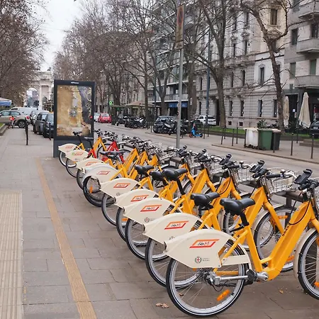 Arco Della Pace Charming شقة